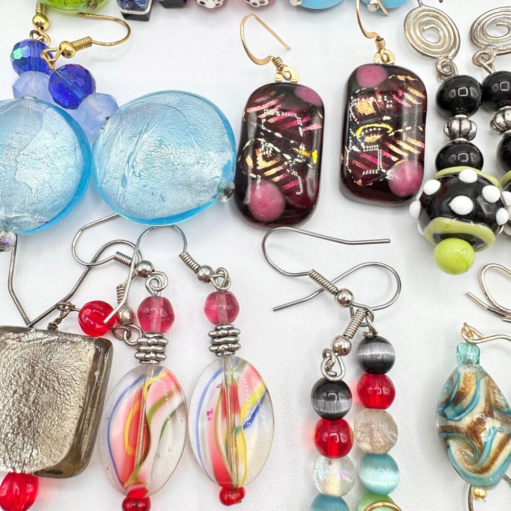 Large Mixed Art Glass Earring Lot Lampwork Dichroic Slag Fun Colorful 31 Pair - Picture 7 of 16